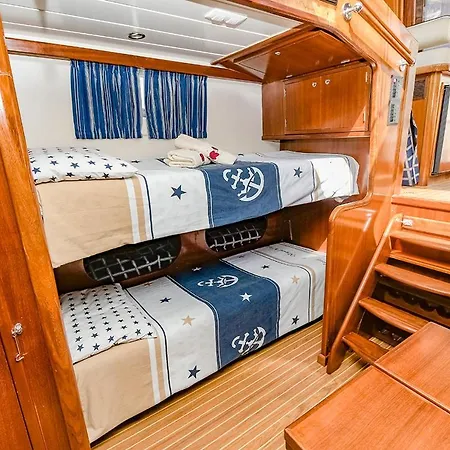 Barco Menorquina Sitges